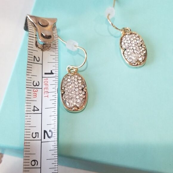 Goldtone Hanging Earring New - Picture 7 of 8